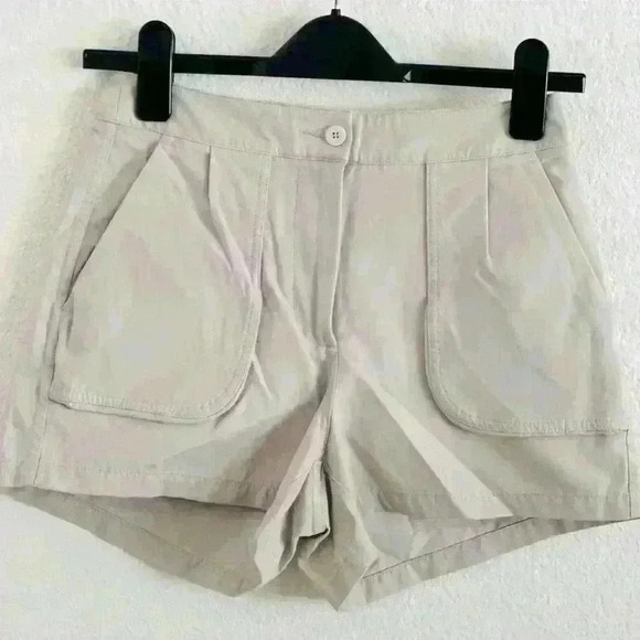 Lululemon This Instant Short Size 4 - Picture 4 of 11